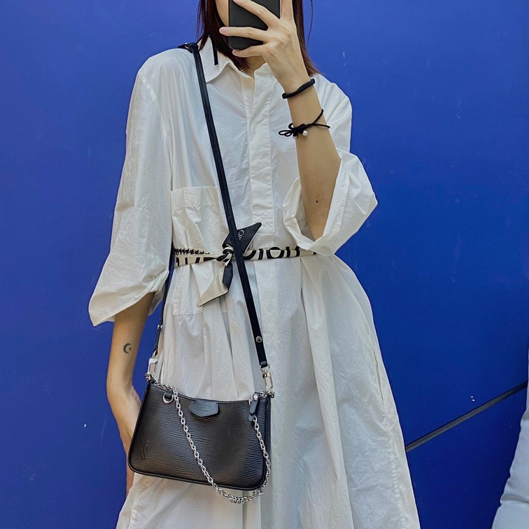 Easy Pouch On Strap Bag