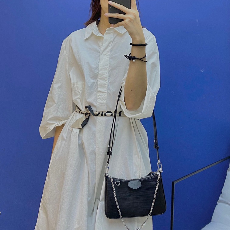 Easy Pouch On Strap Bag