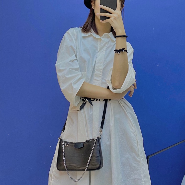 Easy Pouch On Strap Bag