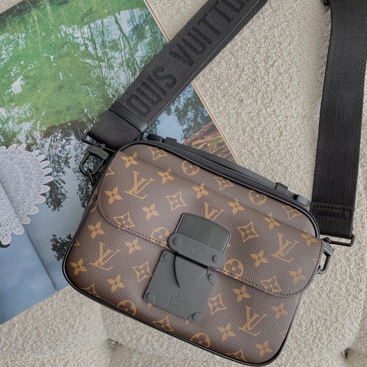 S Lock Messenger Taurillon Monogram Bag