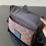 S Lock Messenger Taurillon Monogram Bag