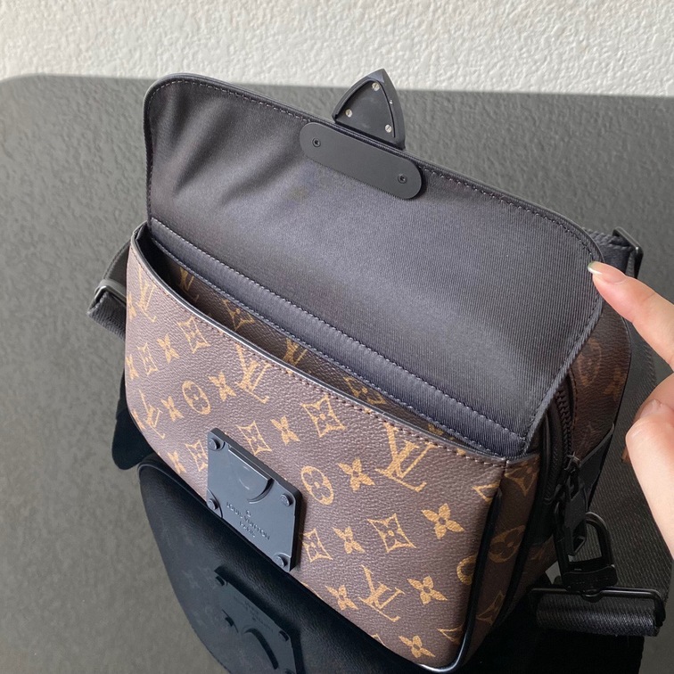 S Lock Messenger Taurillon Monogram Bag