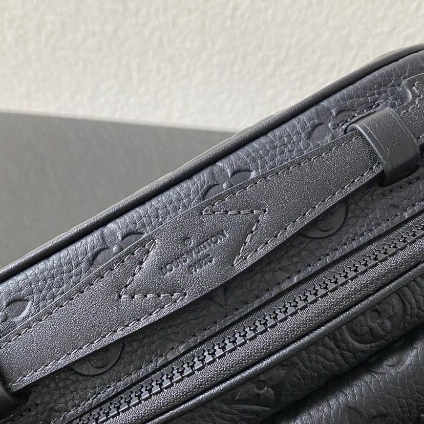S Lock Messenger Taurillon Monogram Bag