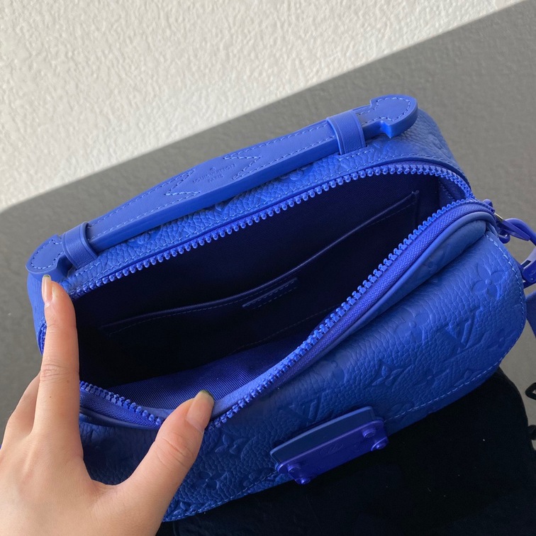 S Lock Messenger Taurillon Monogram Bag