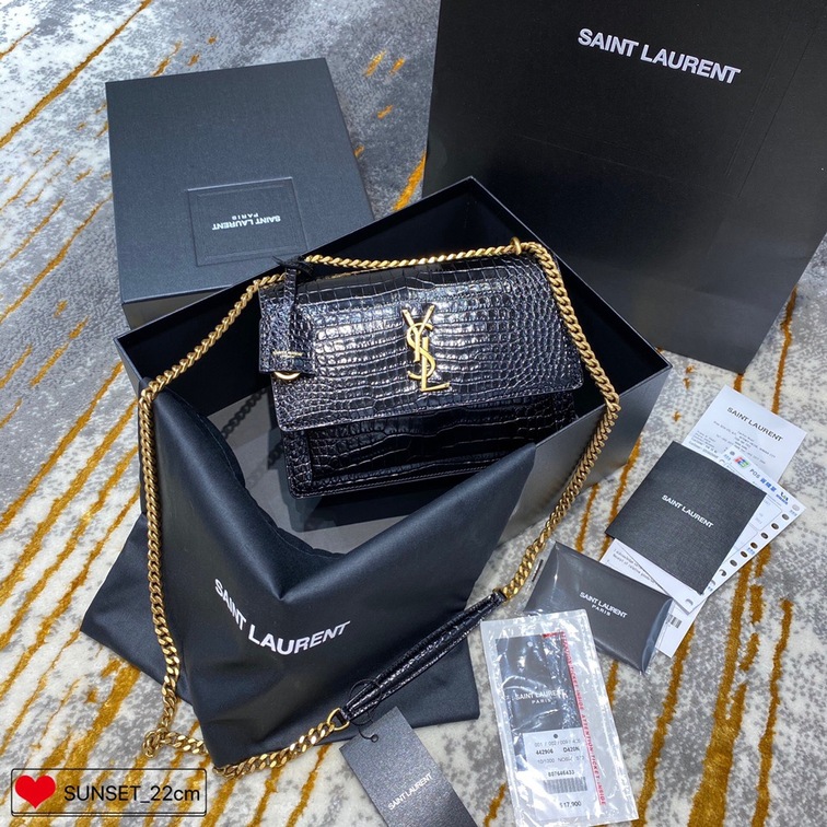 Sunset Medium In Crocodile Embossed Shiny Leather