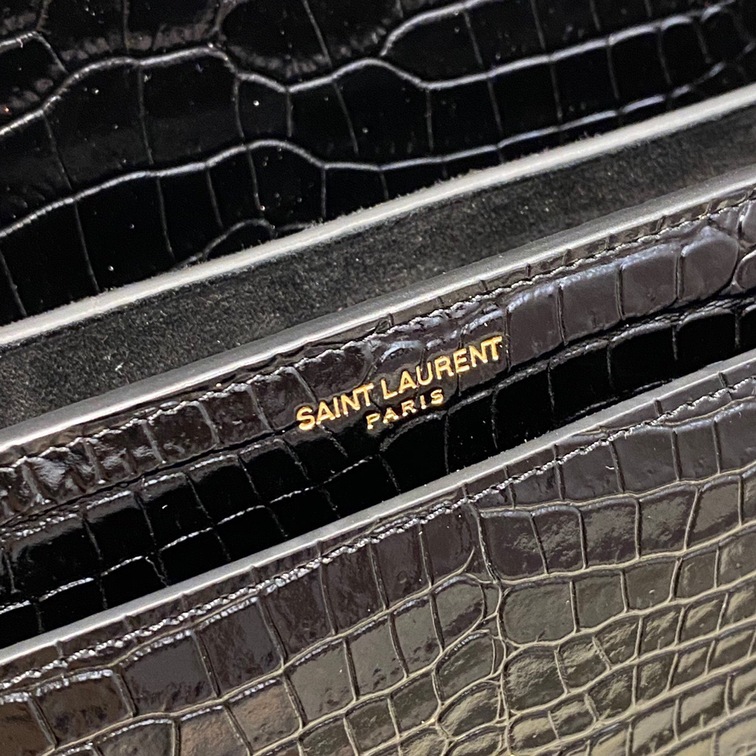 Sunset Medium In Crocodile Embossed Shiny Leather