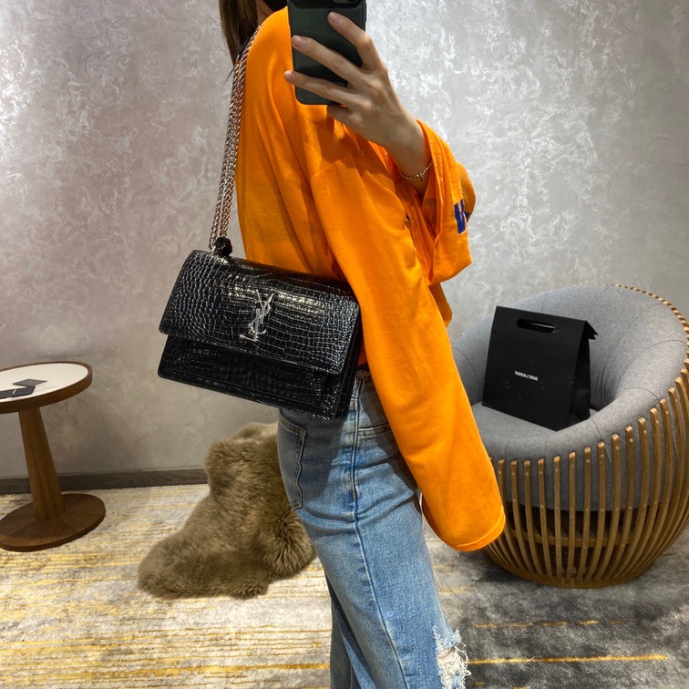 Sunset Medium In Crocodile Embossed Shiny Leather