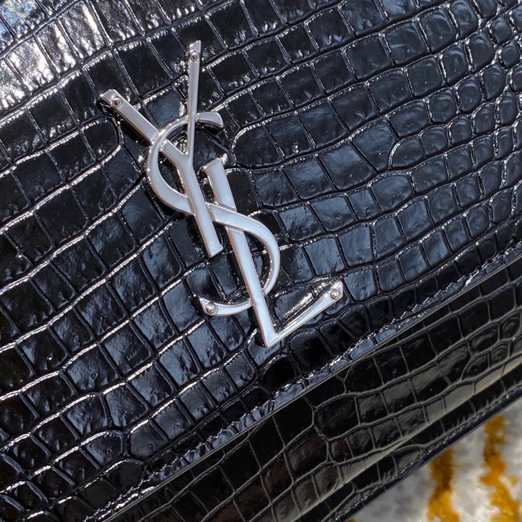 Sunset Medium In Crocodile Embossed Shiny Leather