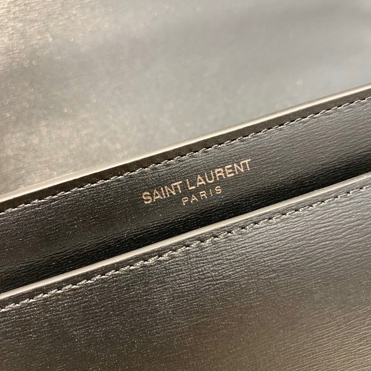 Sunset Medium In Shiny Leather