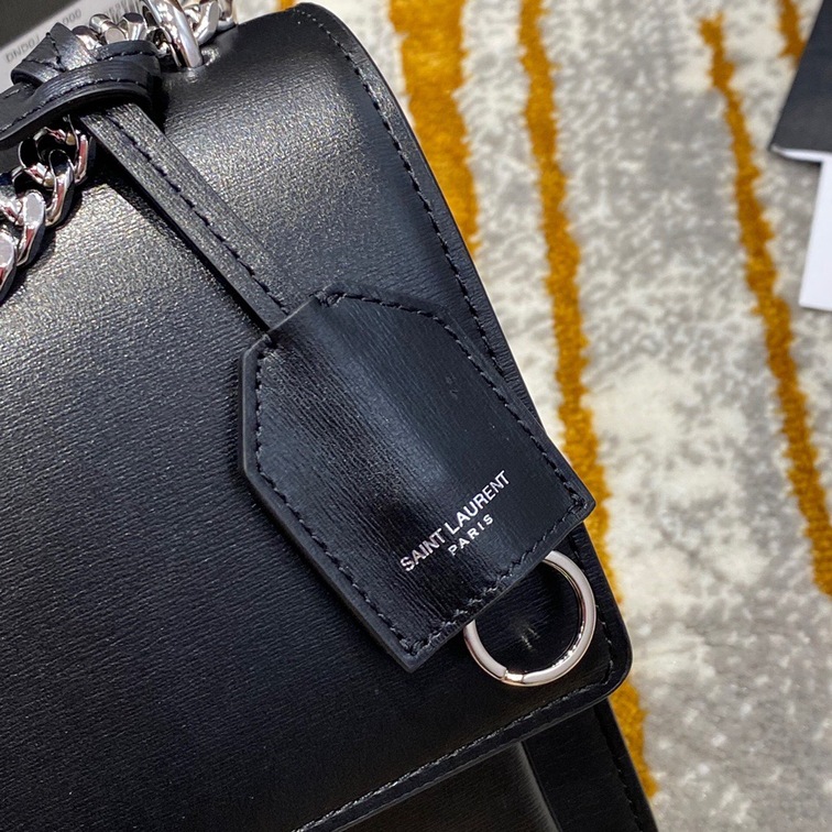 Sunset Medium In Shiny Leather