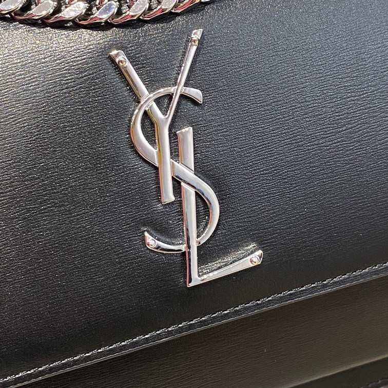 Sunset Medium In Shiny Leather